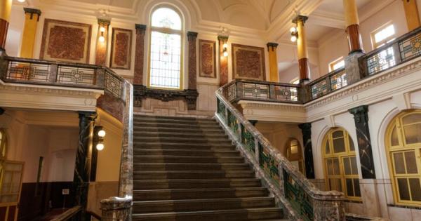 ドラマや映画のロケも多い「名古屋市市政資料館」で、クラシカルな雰囲気に浸って