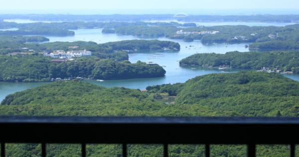 空と海と島々が織り成す英虞湾の絶景が目の前に。横山展望台＆天空カフェテラス