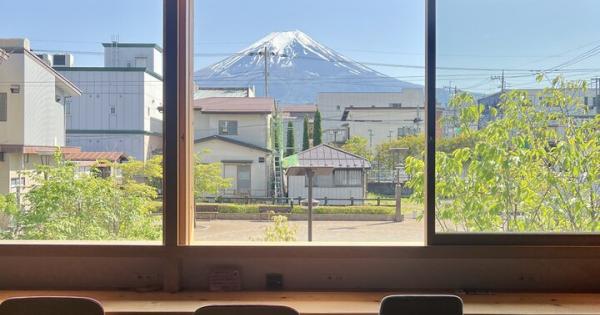 「信玄餅」が味わえる、富士山を望むカフェ「富士吉田金精軒 富士茶庵」へ