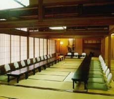 100名収容の大宴会場