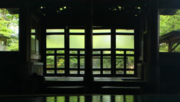 湯田中温泉 よろづや