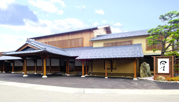 あわら温泉 伝統旅館のぬくもり 灰屋