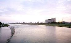 �򕌓s�z�e��