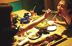 �z�e���v���U�A�l�b�N�X����