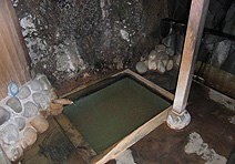 �I�܉���@�l�G�̏h�@����