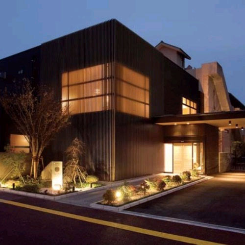 ����@�������y�������z