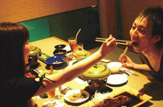 �z�e���v���U�A�l�b�N�X����