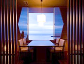 �ɂ��€�̏h������