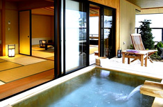 ���c������@���΁A�{�V�̏h�@���Ԃ�ⓕ��