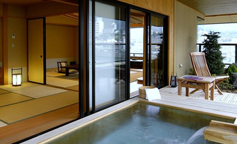 ���c������@���΁A�{�V�̏h�@���Ԃ�ⓕ��