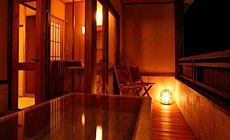 �ɍ��ۉ���@�l�C�̘I�V���C�t�q���ƓS�l���������킦��h�@���̂���