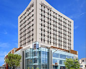 ���b�`�����h�z�e���X