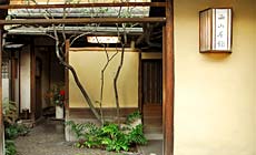 ���R�{��