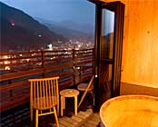 ���C����@�������т̏h�@���C�ό��z�e���{��