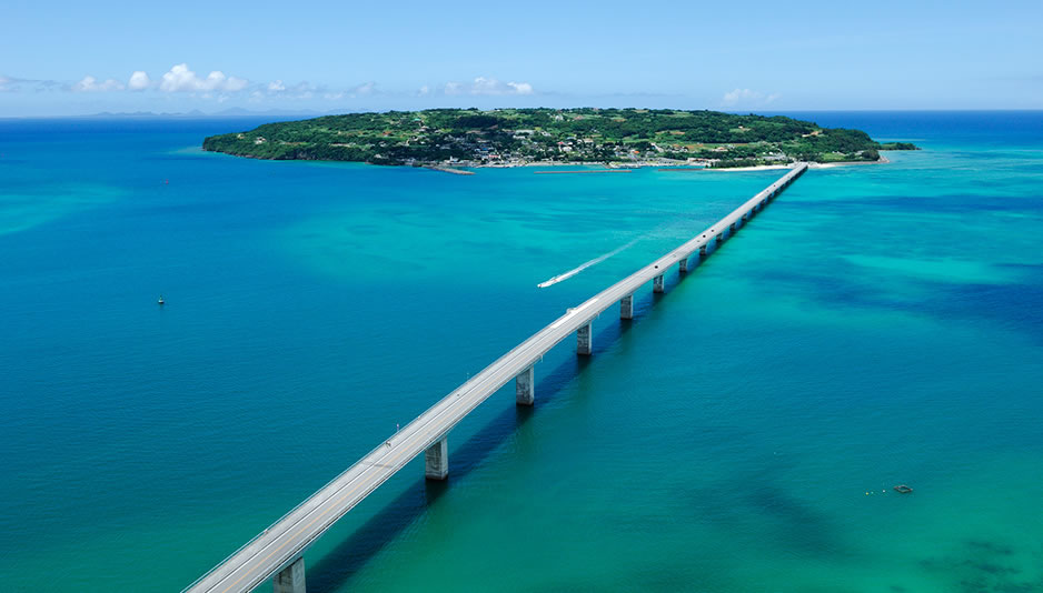 古宇利大橋と海