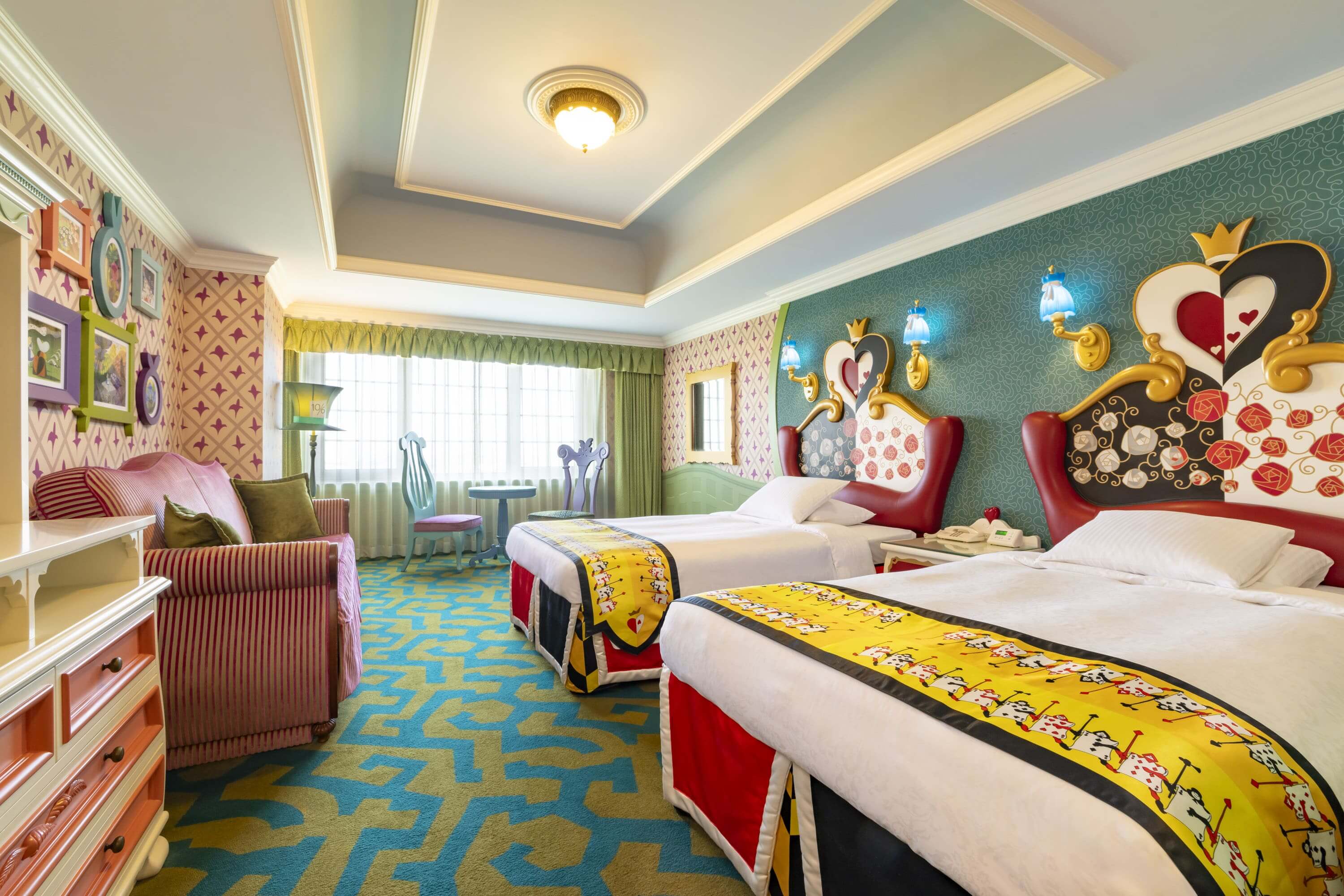 キャラクター ディズニーふしぎの国のアリスルーム（3～8階）